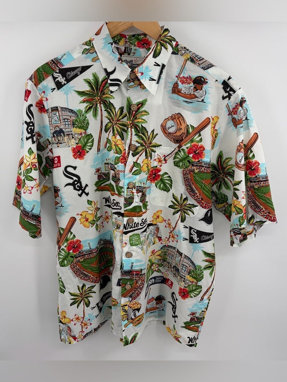 Reyn Spooner Chicago White Sox MLB Hawaiian scenic print shirt men’s M NWT